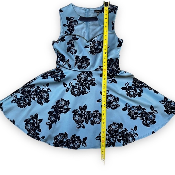 Juniors Jodi Kristopher Sleeveless Dusty Pale Blue Floral Midi Skater Dress SZ 9 - Picture 8 of 10